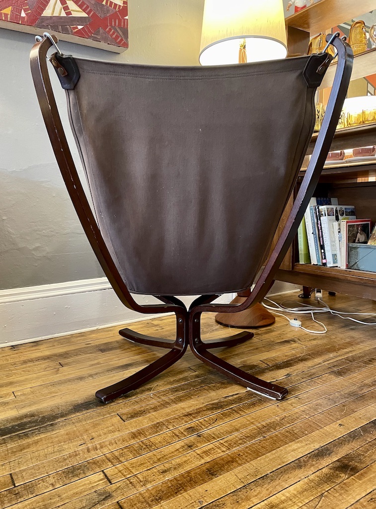 nul Hjemløs Wrap Vintage Sigurd Resell FALCON Leather Lounge Chair w/ Ottoman | Circa