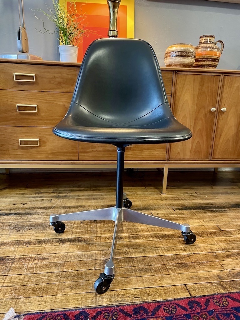 Eames for Herman Miller Pivoting Side Chair on Contract Base (PSC) |
