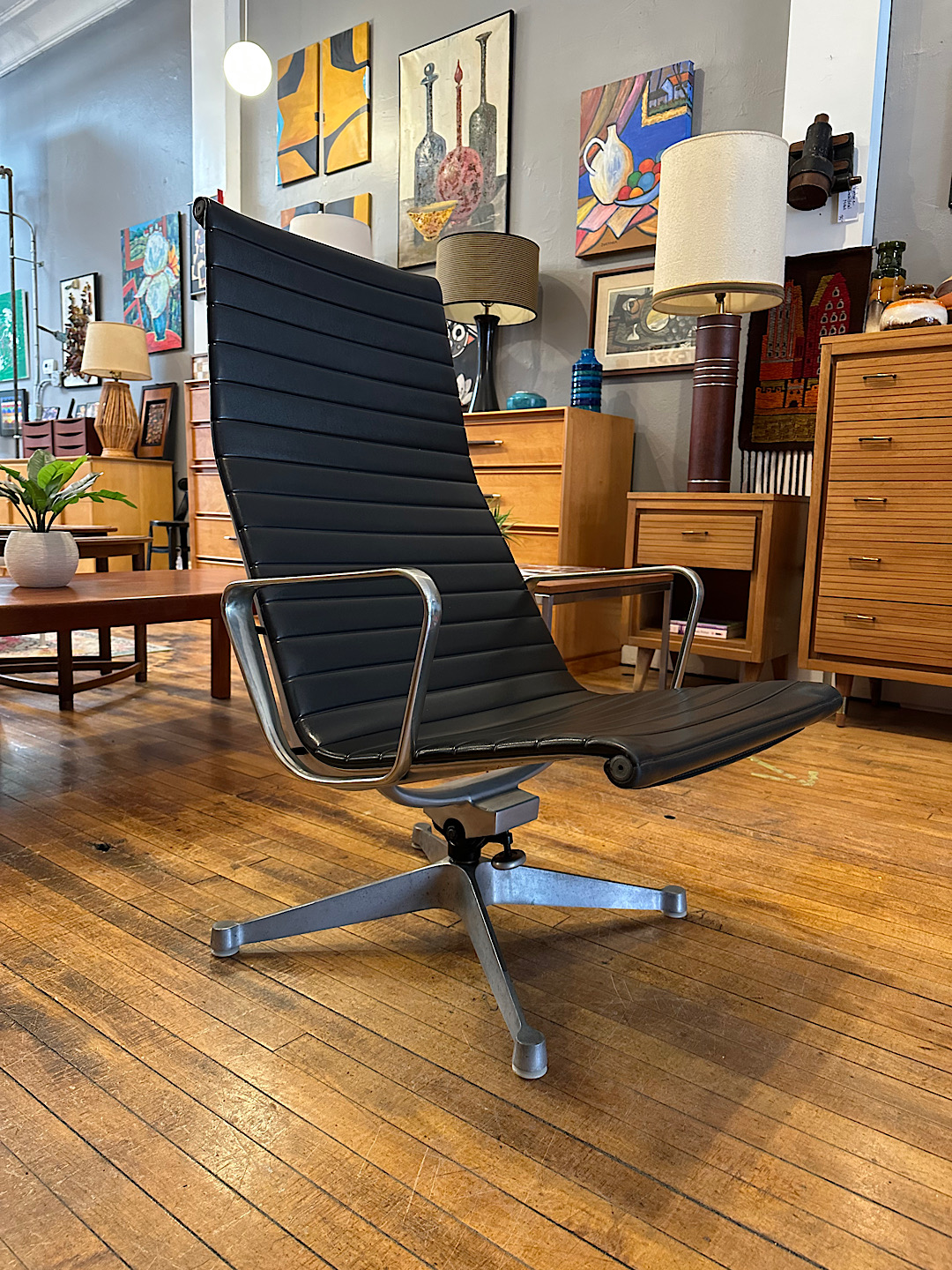 Eames Group EA33 Lounge Chair for Miller | Circa