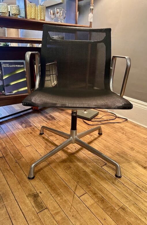 Eames Aluminum Group Armchair - Image 4