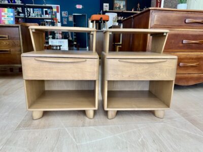 Pair of Heywood Wakefield 'Encore' Nightstands