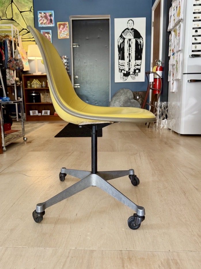 Vintage Eames Rolling Swivel Shell Chair with Vinyl Upholstery - Image 6