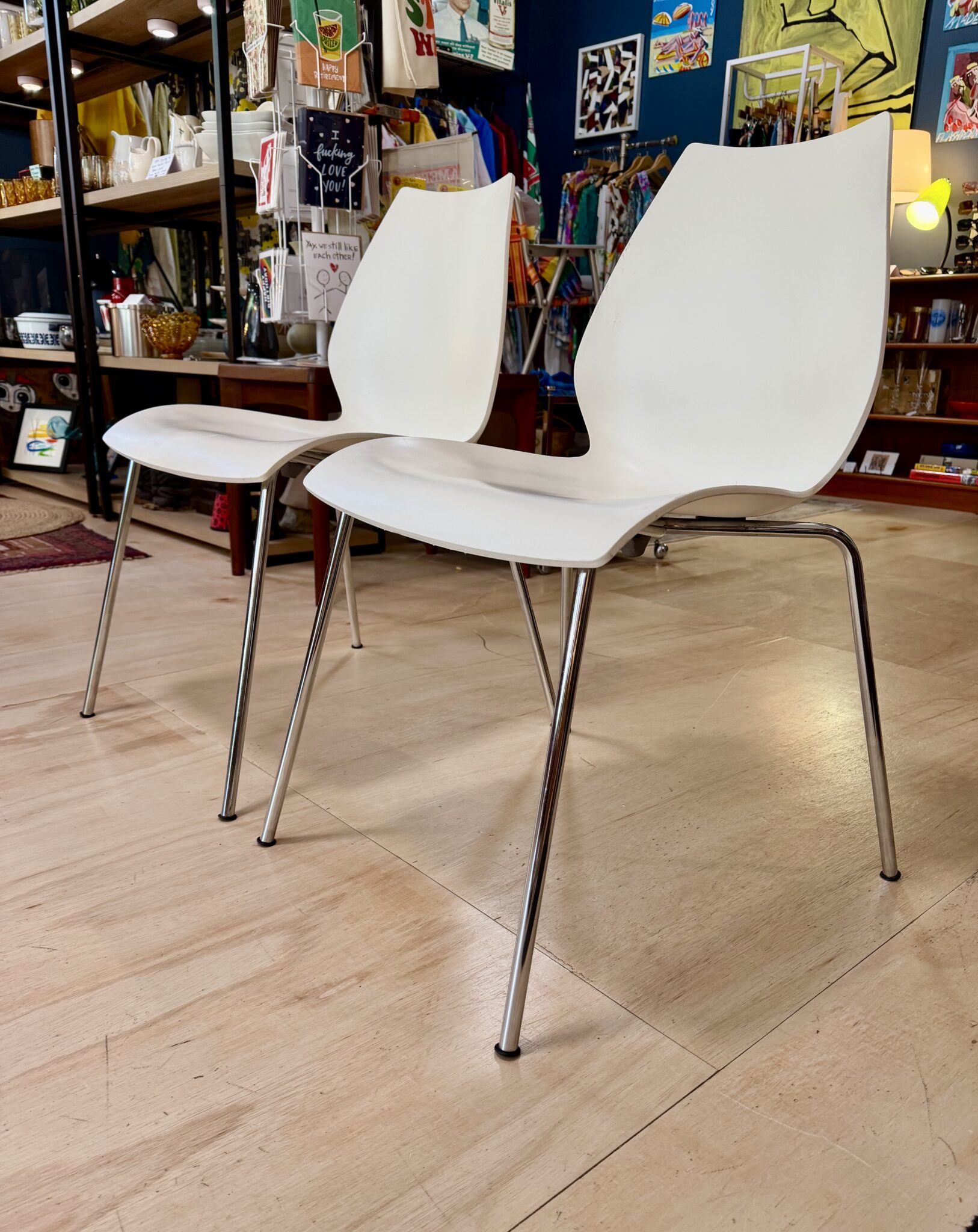 Pair of Cartel 'Maui' Chairs by Vico Magistretti - Image 13