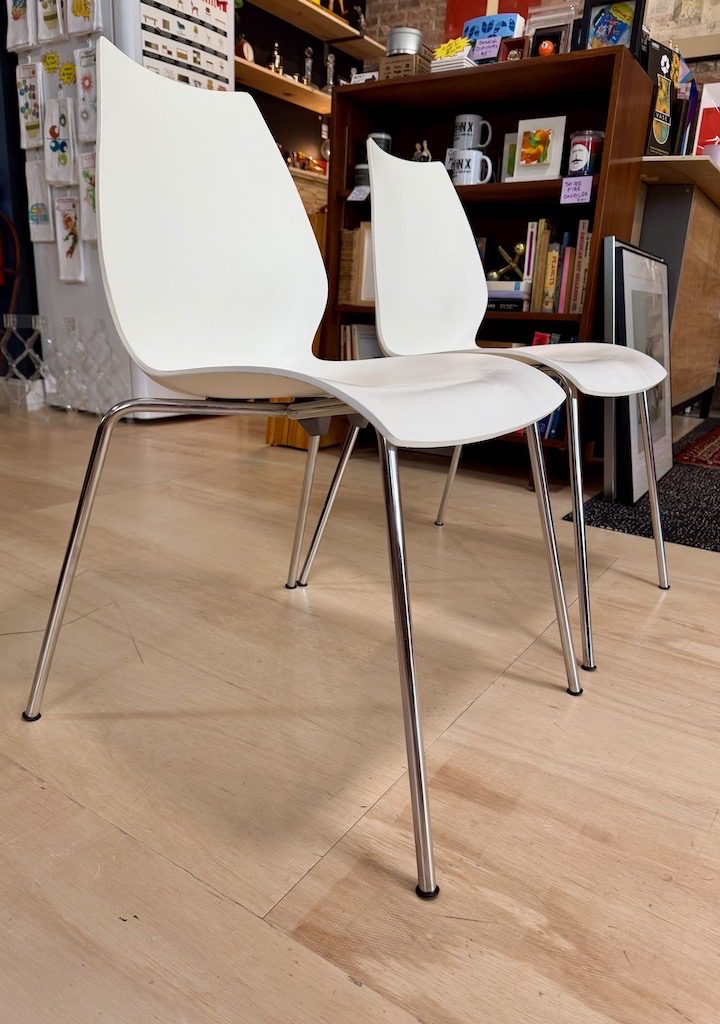 Pair of Cartel 'Maui' Chairs by Vico Magistretti - Image 2
