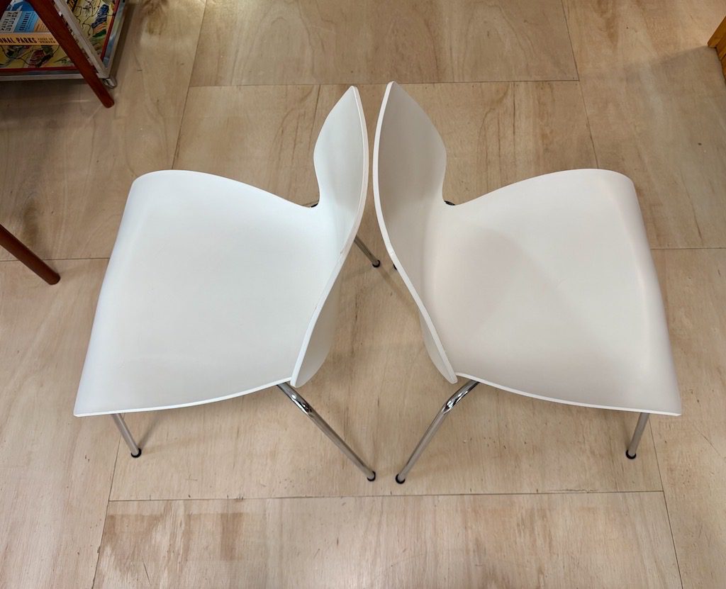 Pair of Cartel 'Maui' Chairs by Vico Magistretti - Image 7